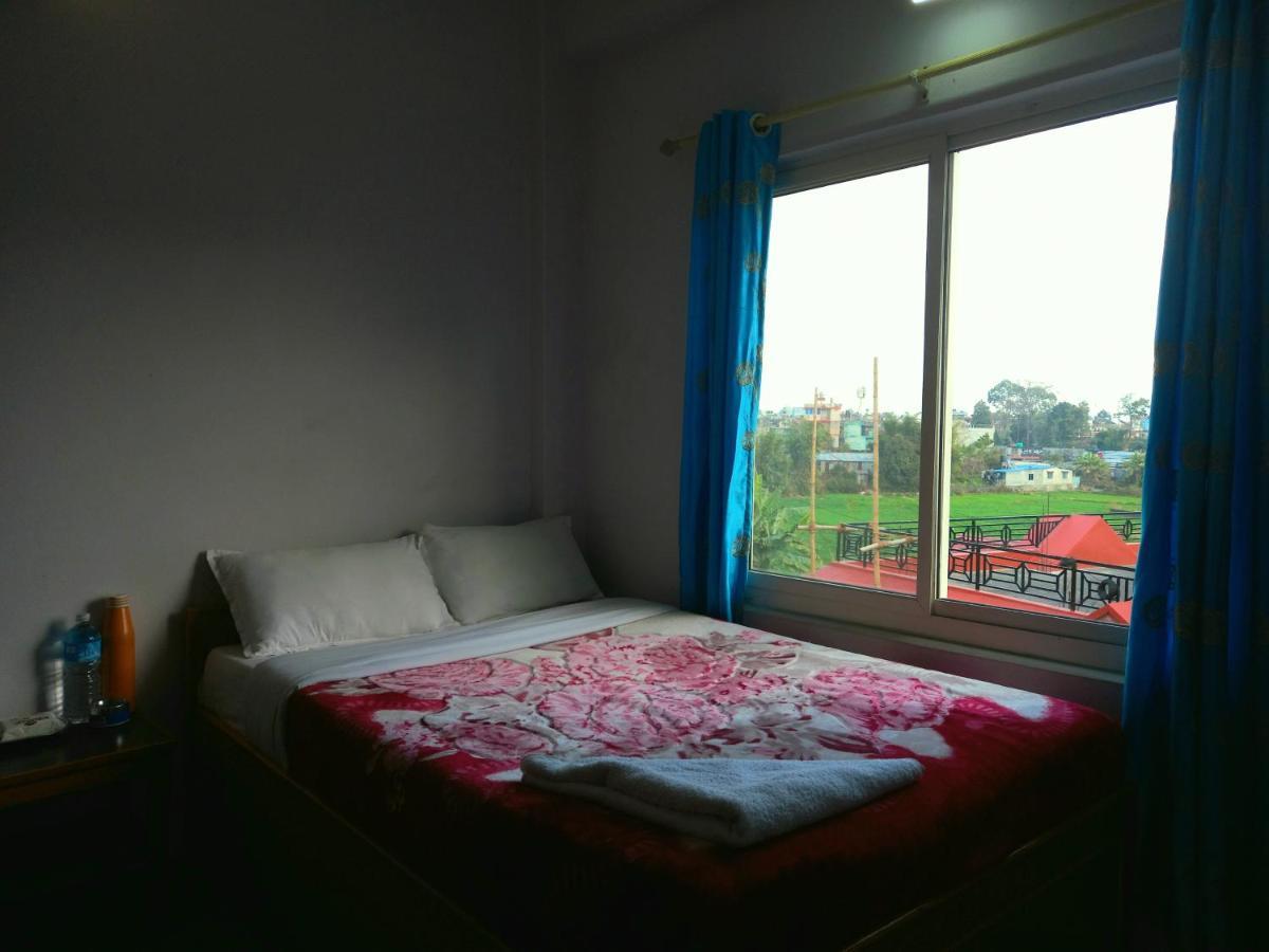 Hotel Aarjan And Restaurant Pokhara Zewnętrze zdjęcie