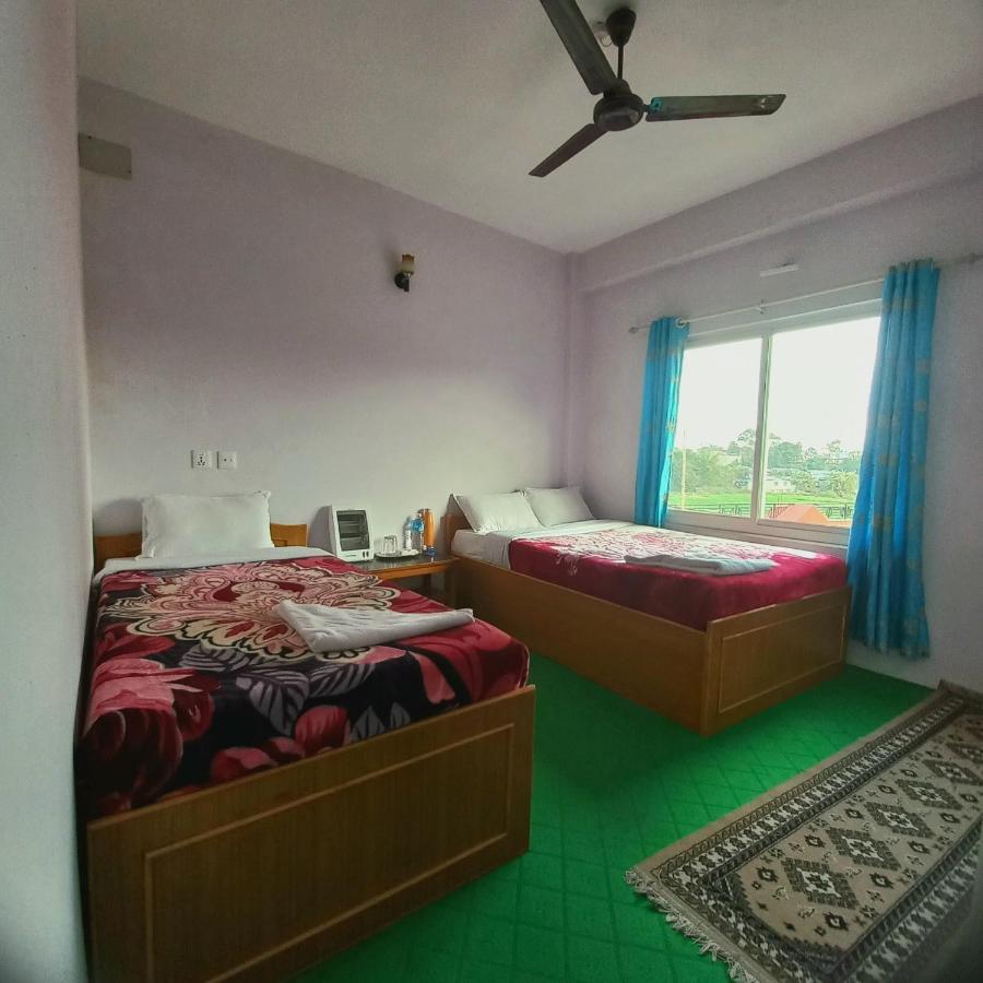 Hotel Aarjan And Restaurant Pokhara Zewnętrze zdjęcie