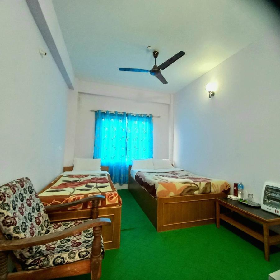 Hotel Aarjan And Restaurant Pokhara Zewnętrze zdjęcie