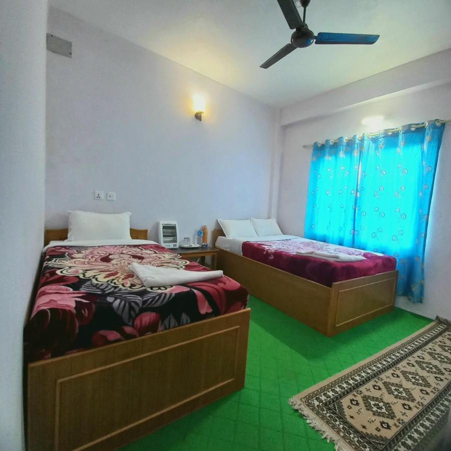 Hotel Aarjan And Restaurant Pokhara Zewnętrze zdjęcie