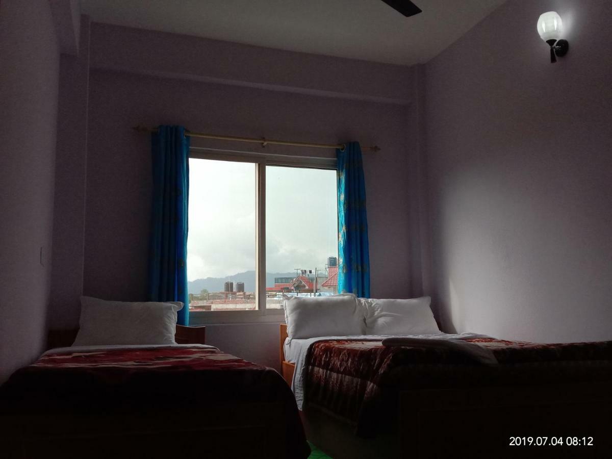 Hotel Aarjan And Restaurant Pokhara Zewnętrze zdjęcie